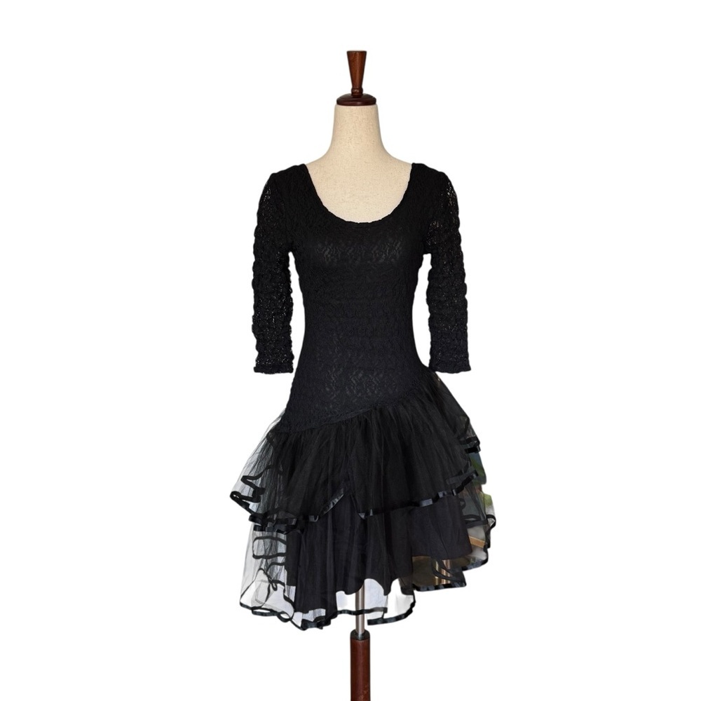 Vintage 80s Steppin' Out Black Lace Layered Tulle Asymmetric Evening Party Dress